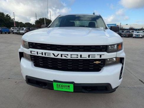 Used 2020 Chevrolet Silverado 1500 Custom w/ Custom Value Package RWD image 3