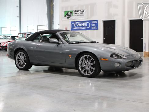 Used 2004 Jaguar XK8 Convertible image 34
