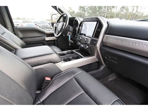 Used 2022 Ford F250 Lariat image 27