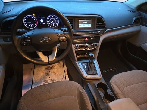 Used 2020 Hyundai Elantra SE image 11