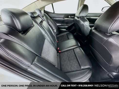 Certified 2017 Nissan Maxima SR w/ Midnight Edition FWD image 27