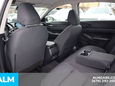 Used 2024 Nissan Altima 2.5 SV image 18