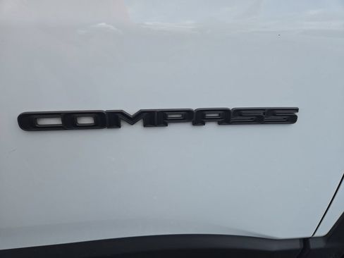 Used 2025 Jeep Compass Trailhawk AWD/4WD image 12