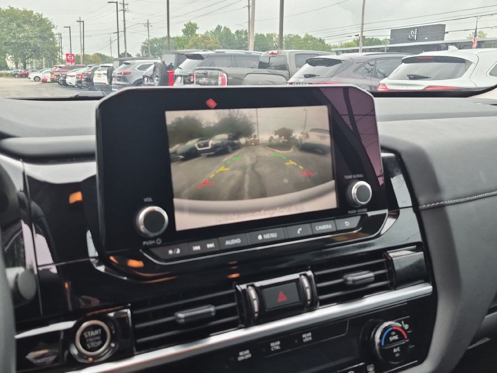 Certified 2024 Nissan Pathfinder SV AWD/4WD image 17