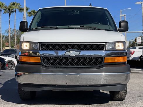 Used 2017 Chevrolet Express 3500 LT w/ LT Preferred Equipment Group image 8