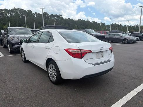 Used 2019 Toyota Corolla LE FWD image 3