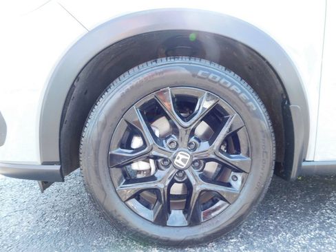 Used 2024 Honda HR-V Sport image 10