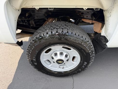 Used 2018 Chevrolet Silverado 2500 W/T RWD image 13