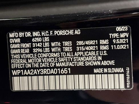 Used 2024 Porsche Cayenne w/ Premium Package Plus (PFM) image 26