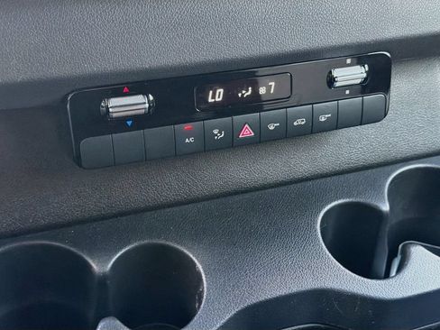 Used 2022 Mercedes-Benz Sprinter 2500 image 15
