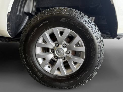 Used 2019 Toyota Tacoma SR w/ SR Convenience Package AWD/4WD image 15
