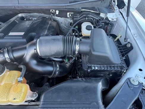 Used 2017 Ford F150 Raptor w/ Equipment Group 802A Luxury image 38