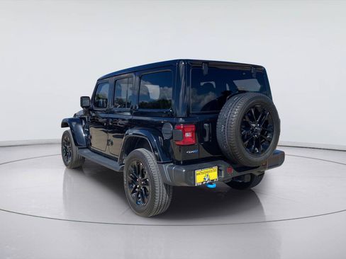 Used 2022 Jeep Wrangler Unlimited Sahara w/ Cold Weather Group AWD/4WD image 3