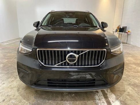 Used 2025 Volvo XC40 B5 Core AWD/4WD image 8
