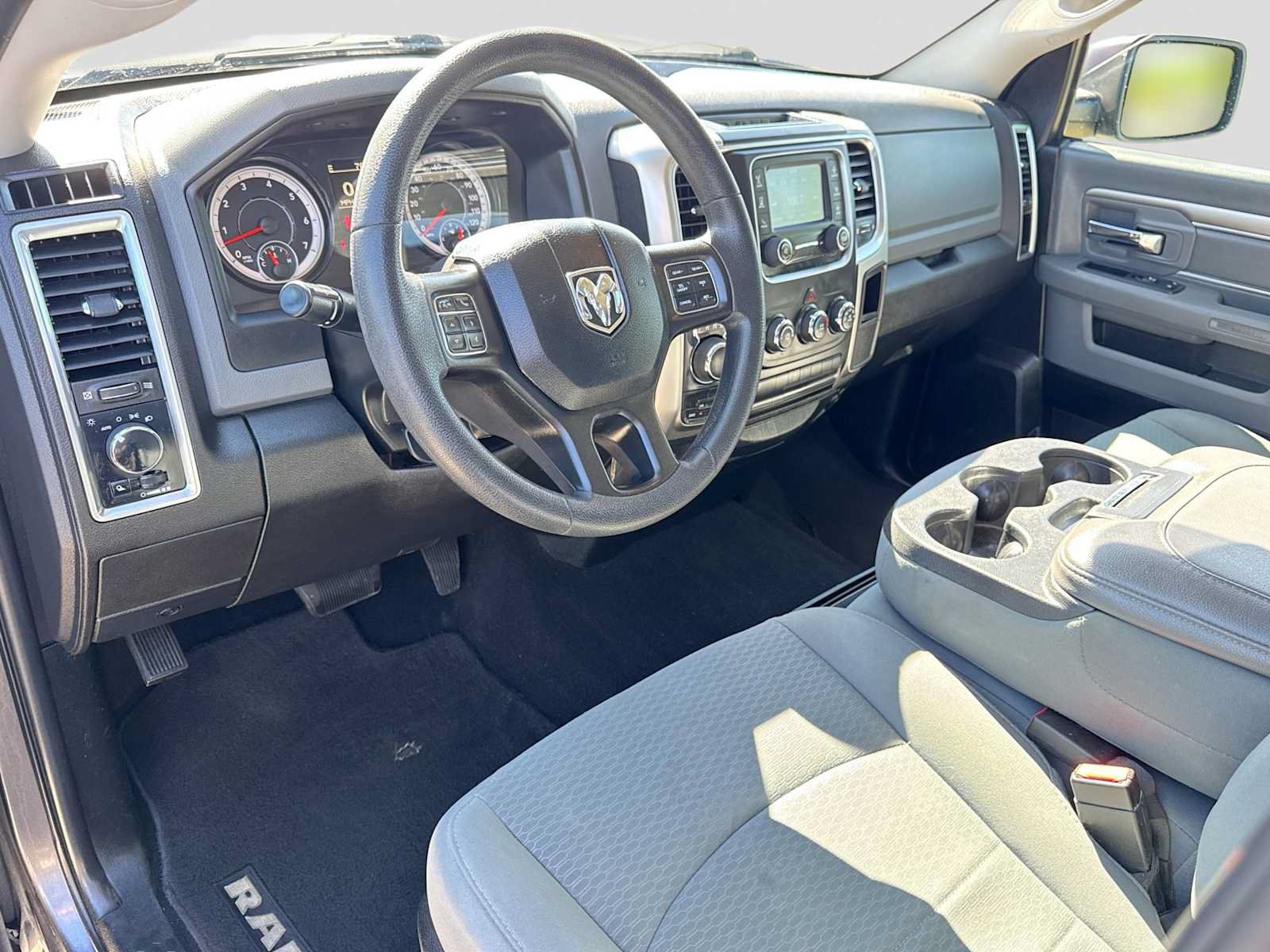 Used 2019 RAM 1500 Classic SLT AWD/4WD image 2