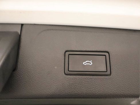 Used 2023 Volkswagen Atlas SE FWD image 18