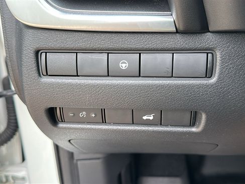 Used 2021 Nissan Rogue SV w/ Premium Package AWD/4WD image 14