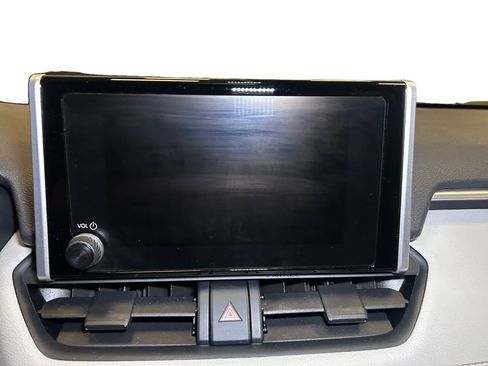 Certified 2025 Toyota RAV4 XLE AWD/4WD image 10