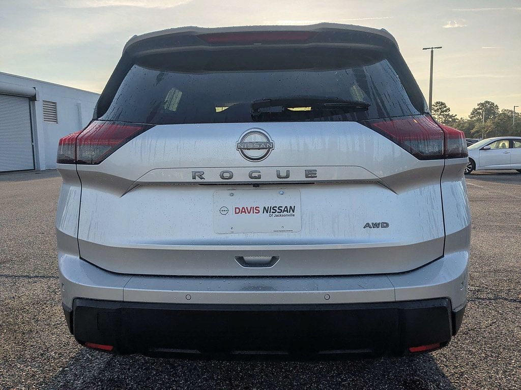 Used 2024 Nissan Rogue S AWD/4WD image 5