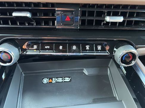 New 2025 Chevrolet Tahoe High Country w/ Sun And Tow Package image 28