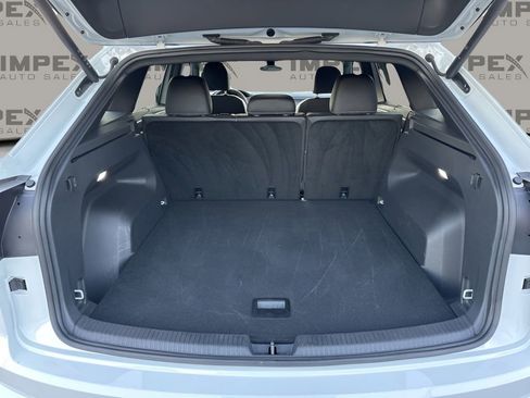 Used 2025 Volkswagen Atlas Cross Sport SE image 27