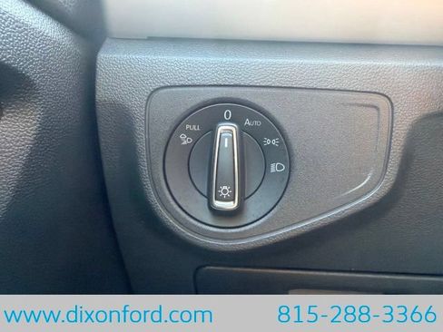 Used 2023 Volkswagen Atlas Cross Sport SEL R-Line AWD/4WD image 19
