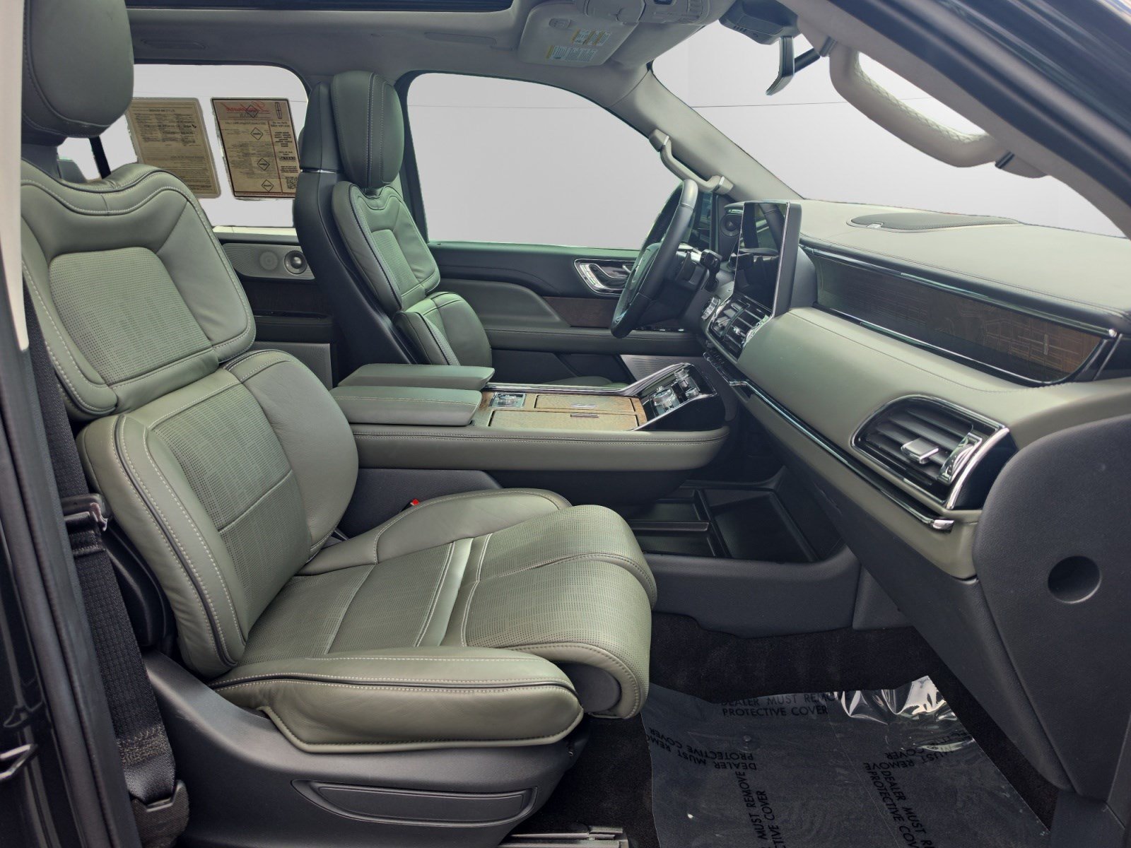 Certified 2022 Lincoln Navigator Black Label AWD/4WD image 15