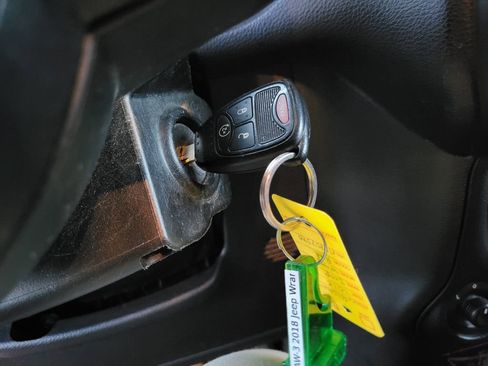 Used 2018 Jeep Wrangler Sahara w/ Connectivity Group image 22