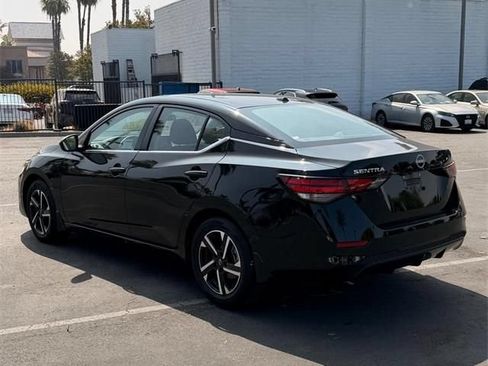 Used 2025 Nissan Sentra SV FWD image 5