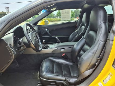 Used 2007 Chevrolet Corvette Coupe w/ Preferred Equipment Group RWD image 14