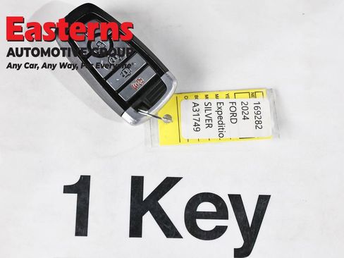 Used 2024 Ford Expedition XLT image 26