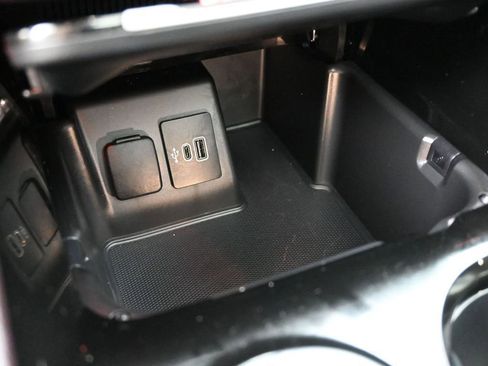 Certified 2025 Ford Explorer Platinum w/ Ultimate Package image 20