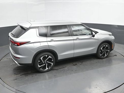 Used 2024 Mitsubishi Outlander SE AWD/4WD image 31