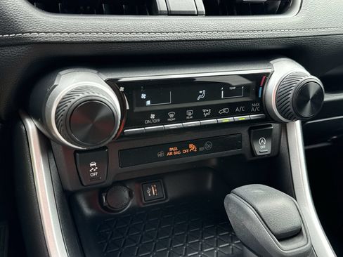 Certified 2025 Toyota RAV4 LE FWD image 16