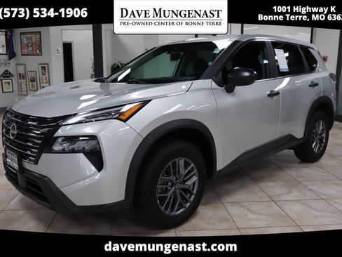Used 2024 Nissan Rogue S AWD/4WD image 1