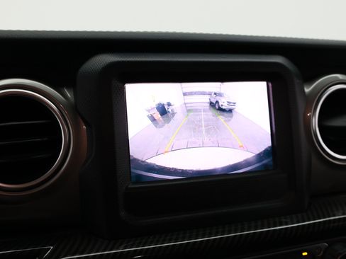 Used 2020 Jeep Wrangler Unlimited Sahara AWD/4WD image 28