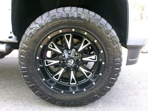 Used 2018 GMC Sierra 2500 SLT w/ Duramax Plus Package AWD/4WD image 51