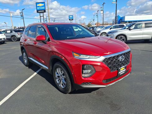 Used 2019 Hyundai Santa Fe SE image 1