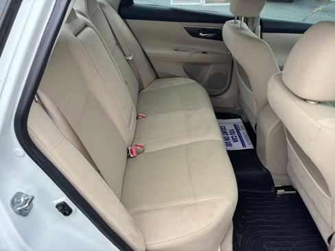 Used 2014 Nissan Altima 2.5 S w/ Sport Value Package image 11
