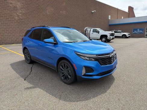 Used 2024 Chevrolet Equinox RS image 2
