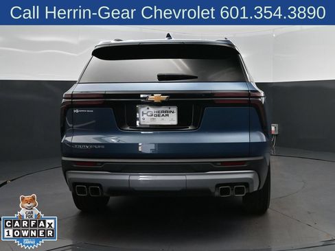 Used 2025 Chevrolet Traverse LT FWD image 6