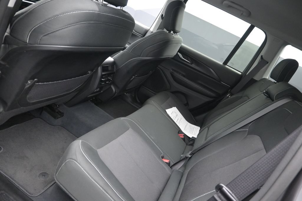 Used 2023 Jeep Grand Cherokee Laredo RWD image 18