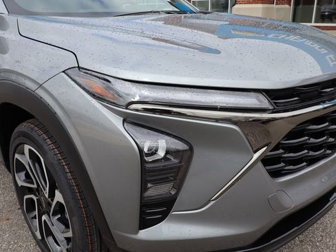 New 2026 Chevrolet Trax RS w/ Driver Confidence Package FWD image 4