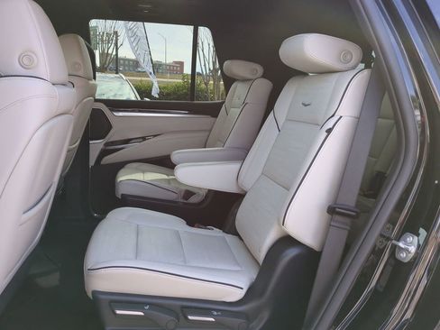 Certified 2025 Cadillac Escalade Sport w/ LPO, ONYX Package image 14