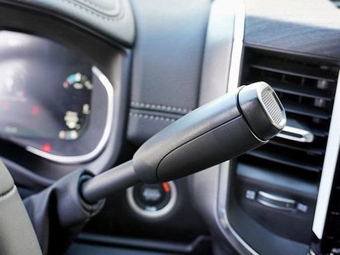 New 2026 RAM 3500 Laramie AWD/4WD image 41