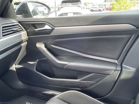 Used 2023 Volkswagen Jetta Sport image 19