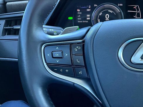 Used 2025 Lexus ES 300h w/ Premium Package image 23