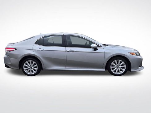 Used 2019 Toyota Camry LE w/ Convenience Package image 8