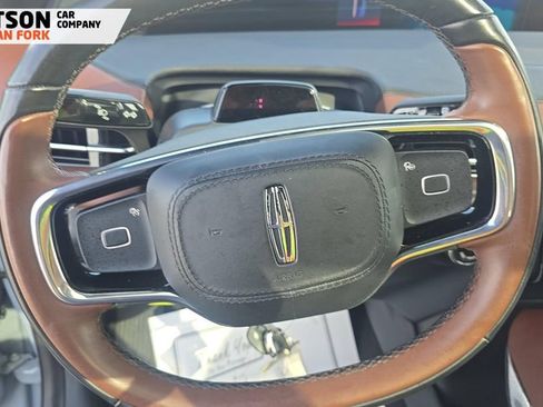 Used 2025 Lincoln Navigator Reserve AWD/4WD image 6