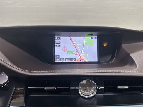 Used 2017 Lexus ES 350 w/ Navigation System Package image 24